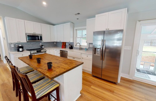 Isle of Palms House | $250 Golf Cart Rental Rebate, Private Pool, Quiet Street