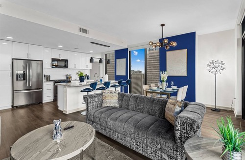 Downtown Atlanta Apartment | 25th Floor Midnight Oasis | Skyline Views, Balcony, Near Mercedes-Benz Stadium