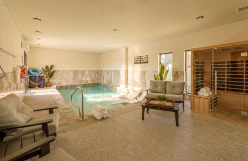 Sevierville House | 26 Guest - Resort Waterpark - 6 Bedroom - Htd Pool