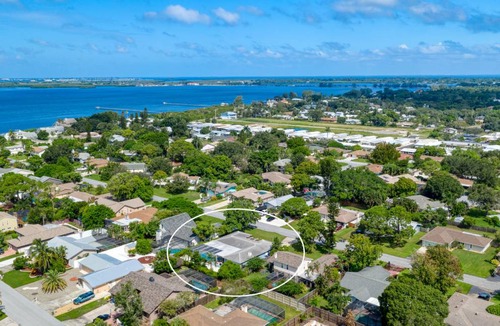 Bradenton House | 260 m² House ∙ 5 bedrooms ∙ 10 guests