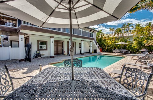 Mid Island House | 261 m² House ∙ 4 bedrooms ∙ 10 guests