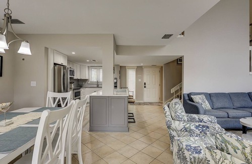 Sea Pines Condo | 263 Stoney Creek- Quick walk to the RBC Heritage - 2025 Availability!