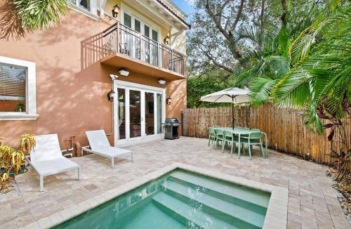 Lake Ridge House | 269 m² House ∙ 4 bedrooms ∙ 12 guests
