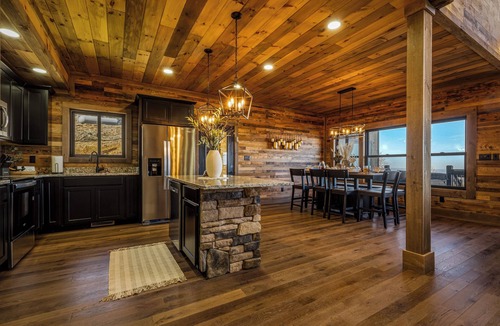 Gatlinburg - Pigeon Forge Cabin | 270° Panoramic Views - Private Pool - Private Pickleball - Mountain Top Luxury!