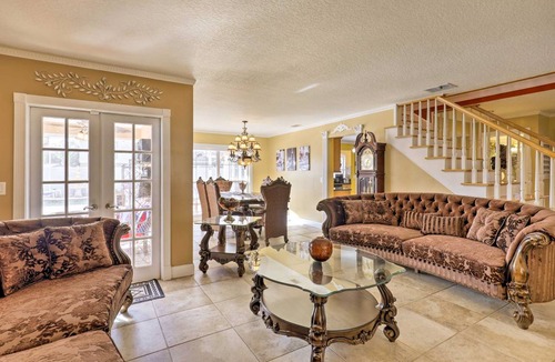 Bearss Plaza House | 278 m² House ∙ 4 bedrooms ∙ 10 guests