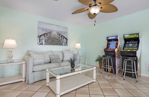 Bradenton House | 279 m² House ∙ 3 bedrooms ∙ 10 guests