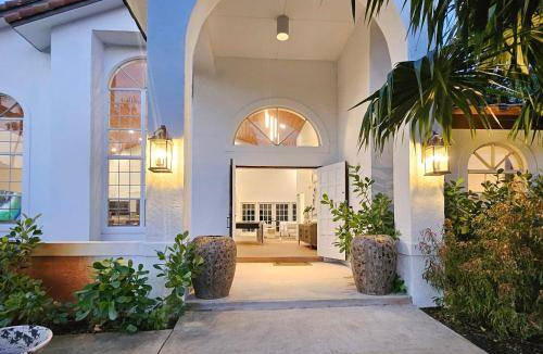Plantation House | 280 m² House ∙ 4 bedrooms ∙ 8 guests