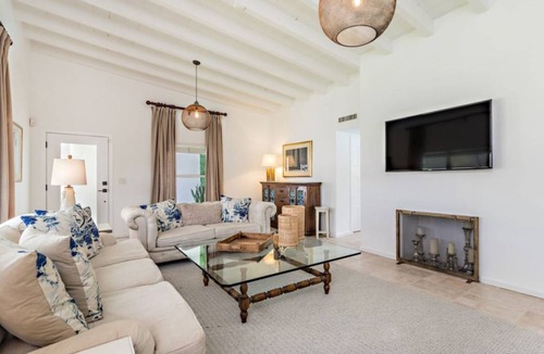 Southside Villa | 2840 m² Villa ∙ 3 bedrooms ∙ 6 guests
