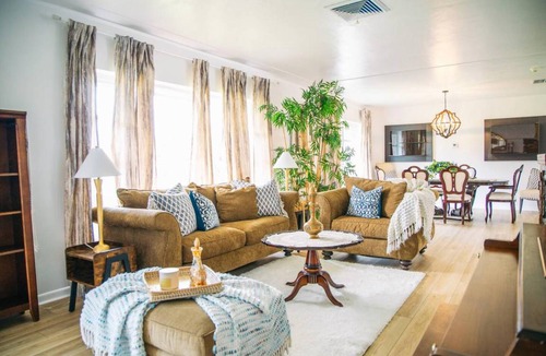 Homestead House | 287 m² House ∙ 4 bedrooms ∙ 8 guests