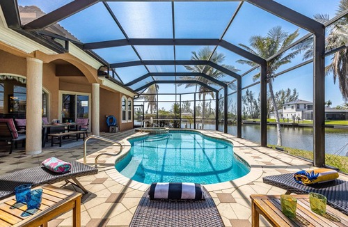 Burnt Store House | 297 m² House ∙ 5 bedrooms ∙ 16 guests