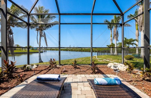 Burnt Store House | 297 m² House ∙ 5 bedrooms ∙ 16 guests