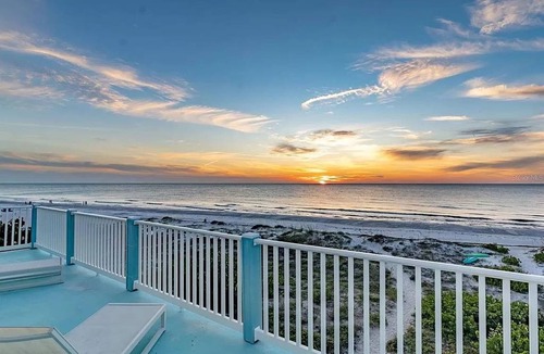 Indian Shores House | 297 m² House ∙ 4 bedrooms ∙ 11 guests