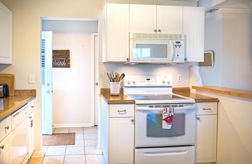 Ocean Cay House | 299 S. Fletcher Ave.