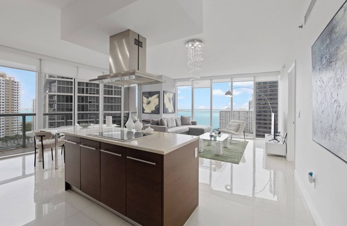 Downtown Miami Condo | 2B/2B Corner Unit w Water View FREE Parking Pool Spa Heart of Brickell