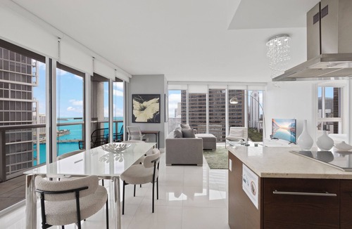 Downtown Miami Condo | 2B/2B Corner Unit w Water View FREE Parking Pool Spa Heart of Brickell
