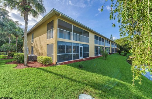 Imperial Golf Estates Condo | 2B/2B FABULOUS WATERFRONT NAPLES CONDO! ABBEY ON THE LAKE