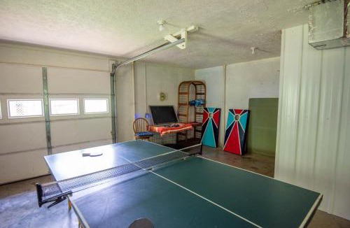 Crumpler House | 2Bd Riverfront with Expansive Outdoor Space, River Access, Fire Pit