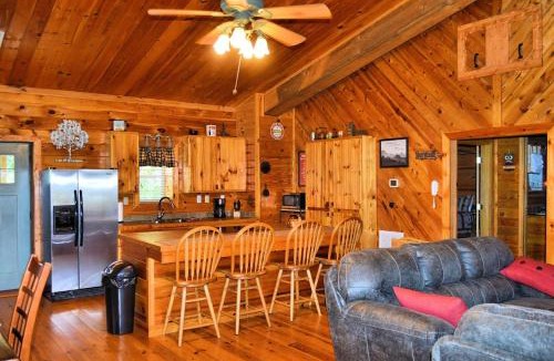 Copperhill House | 2BR/1BA Cabin | Hot Tub | Ocoee River Area | Wifi