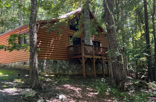 West Jefferson Cabin | 2BR/2BA Cabin Near Downtown West Jefferson Fireplace + Workspace