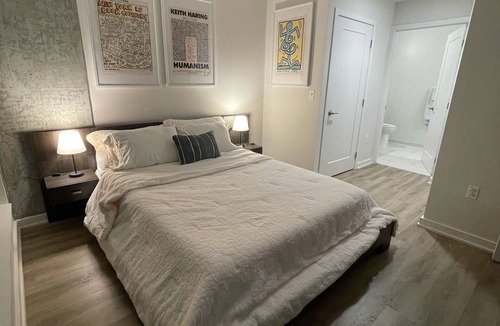 Baltimore Apartment | 2BR/2BA Highrise Luxury Apt With Private Balcony