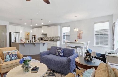 Middletown House | 2Br/2Ba Retreat | Elevated Living. A Professional Haven in Middletown, DE.