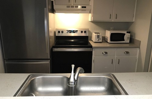 Bayview Condo | 2BR 2BA Upstairs Unit on Private Beach!