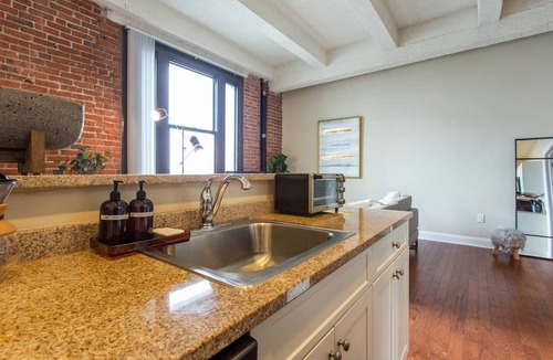 Newbold Condo | 2BR Apartment | Free Parking, Full Kitchen, 0.9 mi to Rittenhouse Sq