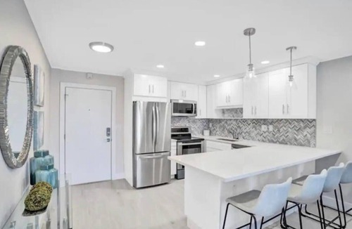 Central Beach House | 2BR Beach condo - Steps to beach