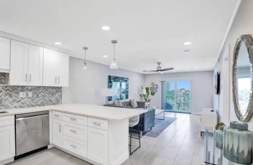 Central Beach House | 2BR Beach condo - Steps to beach