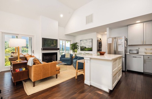 Burnsville Cabin | 2BR Cabin · Blue Ridge Views · Gourmet Kitchen