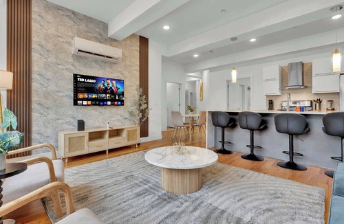 Olde Kensington Apartment | 2BR Charming Home | Sleeps 8 | Northern Liberties