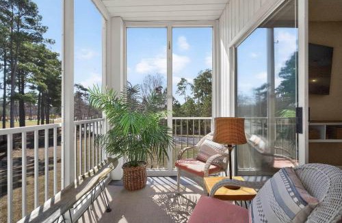 Sea Trail Apartment | 2BR Condo with Golf Views Near Sunset Beach