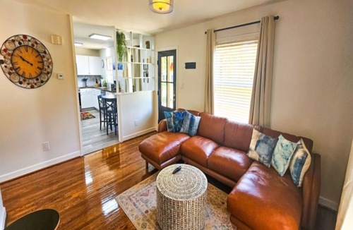 Charlotte House | 2BR Duplex with Massive 86in TV
