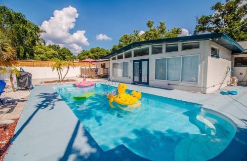 Dover Shores East House | 2br Family Retreat Orlando Full Kitchen