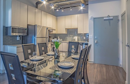 SoNo Apartment | 2BR Fully Furnished Apartment - Great location in Midtown