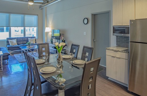 SoNo Apartment | 2BR Fully Furnished Apartment - Great location in Midtown