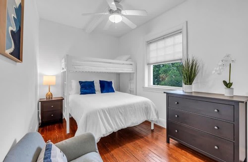 Asbury Park House | 2BR Guest House - Sleeps 6 - Walk to Beach & Fun