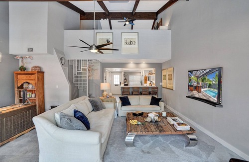 Colee Hammock House | 2BR home w/pool located steps away from LAS OLAS!