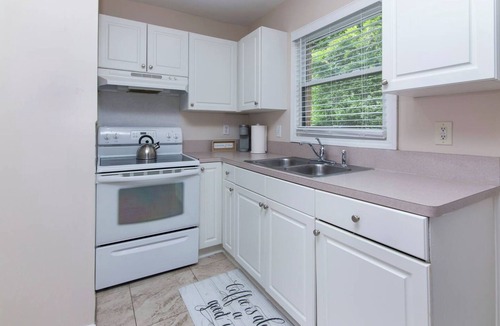 Ponderosa - Wingate Apartment | 2BR Near Uptown Charlotte
