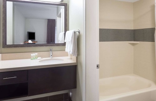 Dunwoody Hotel | 2BR Suites w/Kitchen Near Dunwoody & Buckhead | 4 Units