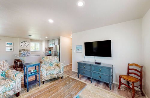 Anna Maria Condo | 2nd-floor condo across the street from the beach with heated pool, balcony, W/D