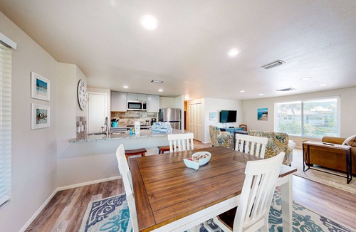 Anna Maria Condo | 2nd-floor condo across the street from the beach with heated pool, balcony, W/D