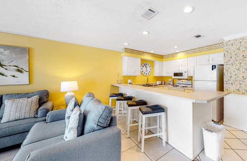 Crystal Beach Condo | 2nd Floor Condo Many Amenities, Beach Access, Beach Equipment Included