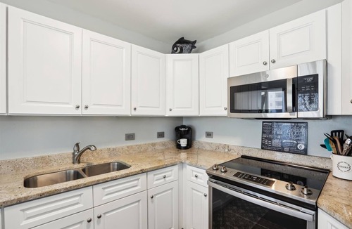 North Forest Beach Villa | 2nd Floor Villa Steps to the Beach and Coligny Plaza