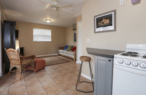 Palm Beach - West Palm Beach House | 3/3 private home with pool, steam sauna and fenced in tropical backyard