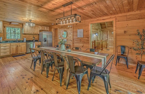Owl Town Retreat Cabin | 3 Acre Log Cabin Hot Tub Creek Firepit Gameroom Chalet