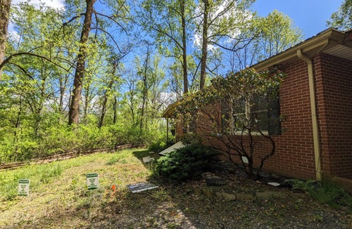 Sylva House | 3 bd 2 ba 1700 sq ft renovated home secluded yet close to many area attractions