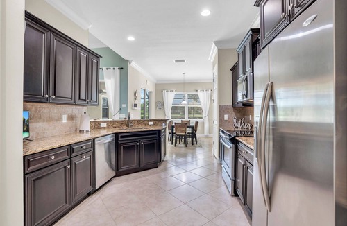Arborwood House | 3-bd house in fantastic Plantation Golf neighborhood with pool, fitness, laundry