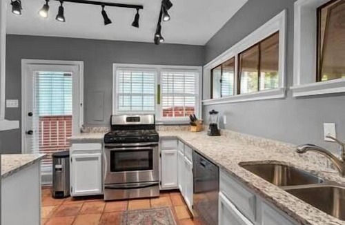 Lindridge-Martin Manor House | 3-Bed 2.5-Bath Pet Friendly Atlanta Buckhead Home