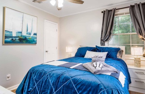 Lakeshore South House | 3 Bed 2 Bath -- Built 1941 Renovated 2021